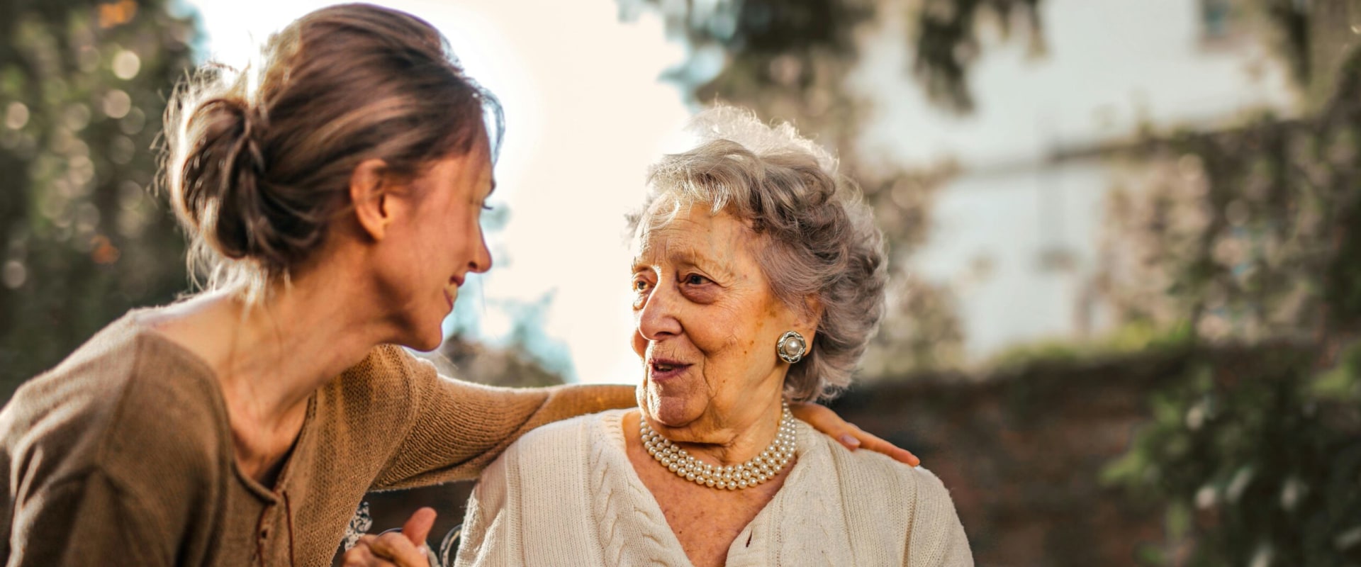 Understanding Alzheimer's Disease and Dementia Care: A Comprehensive Guide for Elderly and Senior Care
